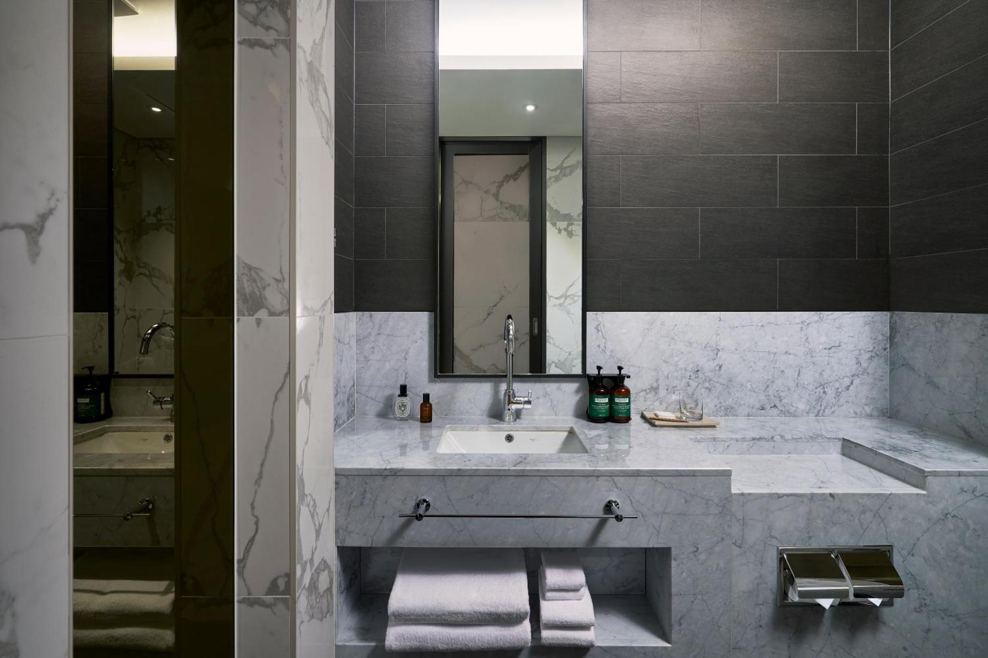 Voco Seoul Myeongdong By Ihg Hotel Exterior photo